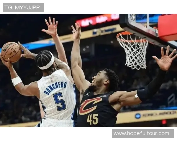 骑士与步行者历史对决回顾及两队发展演变分析