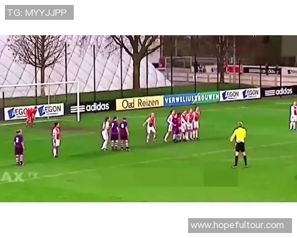 中国蓝队与乌克兰精彩对决集锦回顾,感受足球魅力与激情碰撞 中国蓝队与乌克兰精彩对决集锦回顾,感受足球魅力与激情碰撞