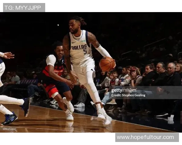 独行侠与奇才的激烈对决谁能在赛场上笑到最后 独行侠与奇才的激烈对决谁能在赛场上笑到最后