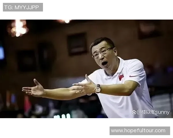 深圳篮球队团队协作引发热议球员配合与战术执行的争论分析
